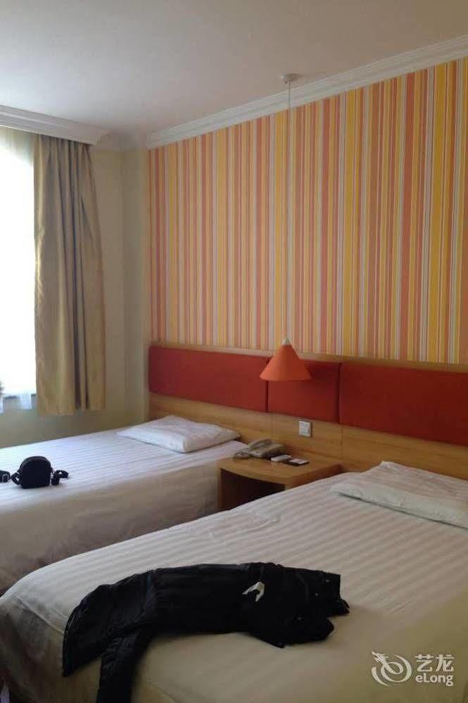 Home Inn Shanghai Century Park Kültér fotó